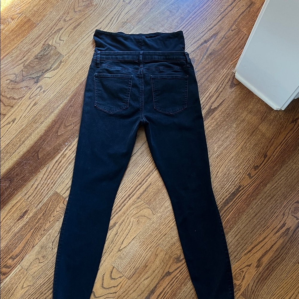 GAP True Skinny Maternity Jeans in Black - Picture 5 of 5